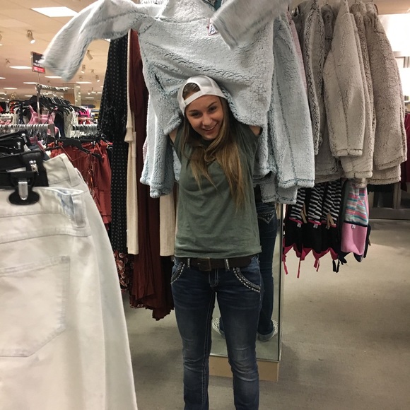 Meet your Posher, MacKenzie - Picture 3 of 8